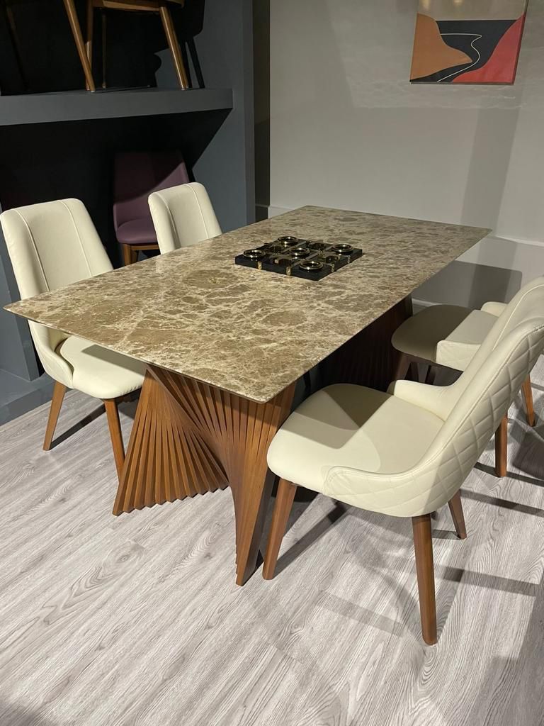 Coft Dining table 